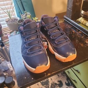 Air jordan 11 retro low navy gum size 12